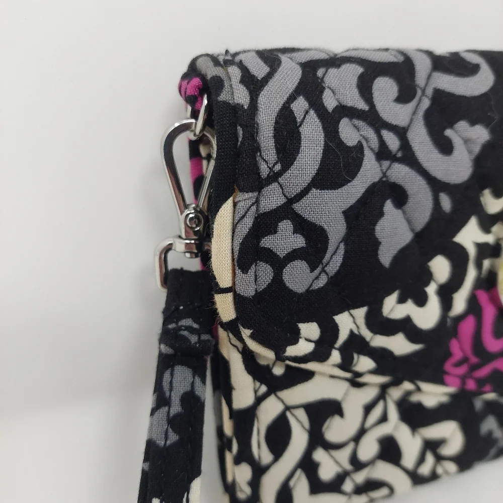 Vera Bradley Canterberry Magenta Turnlock Wallet Wristlet Black Pink Paisley